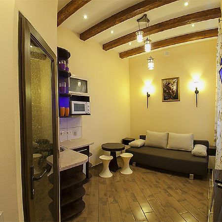 Віп Квартира Вулиця Куліша 13 Біля Форуму Недалеко Малевичу Lviv Extérieur photo